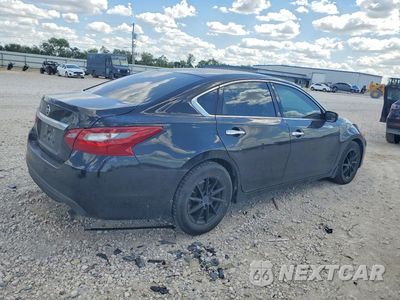 Trzecie zdjęcie samochodu z tyłu: 2018 NISSAN ALTIMA 2.5 S VIN:1N4AL3AP4JC476606 - miniatura