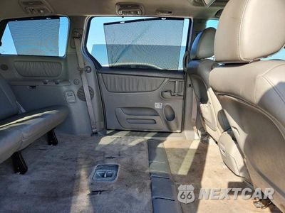 Zdjęcie 11 z 13 samochodu: 2010 TOYOTA SIENNA XLE LIMITED VIN:5TDYK4CC9AS299772 - miniatura