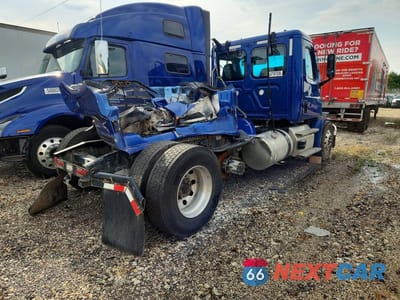 Trzecie zdjęcie samochodu z tyłu: 2025 FREIGHTLINER CASCADIA 126 SEMI TRUCK VIN:3AKJHLDR7SSVU0130 - miniatura