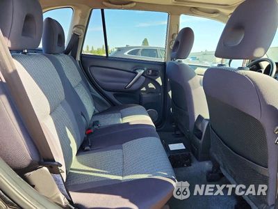 Zdjęcie 10 z 12 samochodu: 2005 TOYOTA RAV4 BASE VIN:JTEHD20VX56041802 - miniatura