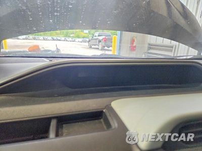 Zdjęcie 9 z 12 samochodu: 2012 TOYOTA PRIUS C TWO VIN:JTDKDTB35C1018918 - miniatura