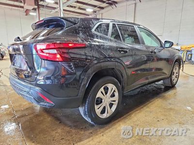 Trzecie zdjęcie samochodu z tyłu: 2026 CHEVROLET TRAX LS VIN:KL77LFEP3TC093000 - miniatura