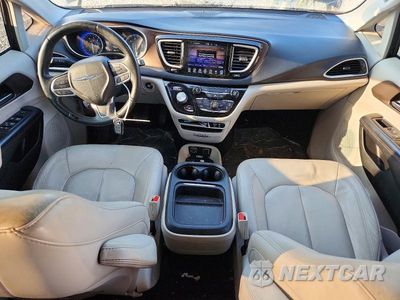 Zdjęcie 8 z 13 samochodu: 2017 CHRYSLER PACIFICA TOURING L VIN:2C4RC1BG7HR638262 - miniatura