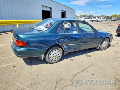 Trzecie zdjęcie samochodu z tyłu: 1996 TOYOTA CAMRY LE VIN:JT2BG12K3T0413858 - miniatura