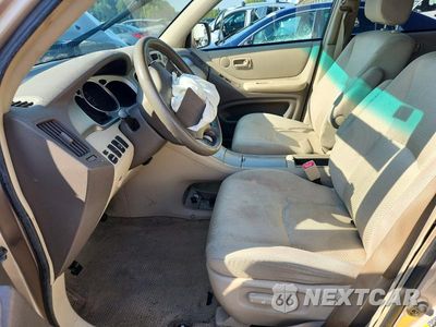 Zdjęcie 7 z 12 samochodu: 2005 TOYOTA HIGHLANDER BASE VIN:JTEEP21A450098084 - miniatura