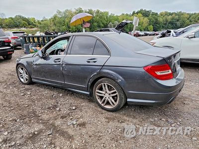 Drugie zdjęcie samochodu z przodu: 2013 MERCEDES-BENZ C 300 4MATIC VIN:WDDGF8AB8DR242439 - miniatura