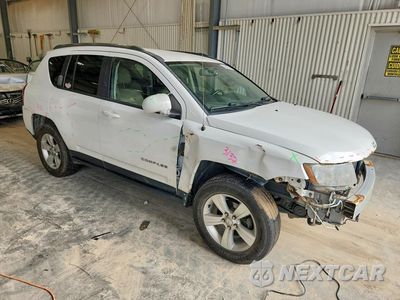 Czwarte zdjęcie samochodu z boku: 2014 JEEP COMPASS LATITUDE VIN:1C4NJDEB1ED646054 - miniatura