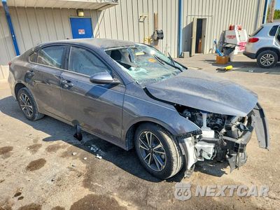 Czwarte zdjęcie samochodu z boku: 2023 KIA FORTE LXS VIN:3KPF24ADXPE682156 - miniatura