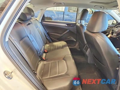 Zdjęcie 10 z 12 samochodu: 2015 VOLKSWAGEN PASSAT SE VIN:1VWBV7A30FC042877 - miniatura