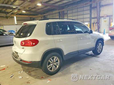 Trzecie zdjęcie samochodu z tyłu: 2016 VOLKSWAGEN TIGUAN S VIN:WVGBV7AX4GW613644 - miniatura