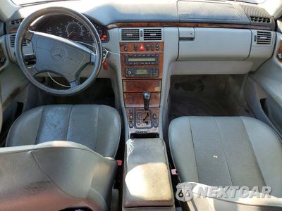 Zdjęcie 8 z 12 samochodu: 1999 MERCEDES-BENZ E 300TD VIN:WDBJF25H6XA920439 - miniatura