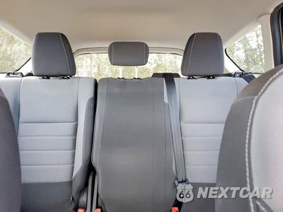 Zdjęcie 10 z 13 samochodu: 2017 FORD ESCAPE S VIN:1FMCU0F71HUE98005 - miniatura