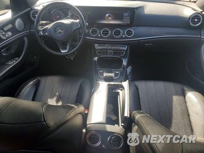 Zdjęcie 8 z 13 samochodu: 2017 MERCEDES-BENZ E 300 4MATIC VIN:WDDZF4KB4HA242166 - miniatura
