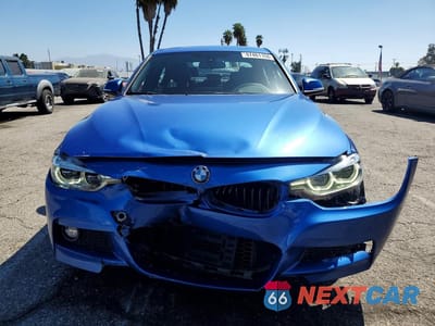 Piąte zdjęcie samochodu w środku: 2018 BMW 330 I VIN:WBA8B9G51JNU96981 - miniatura