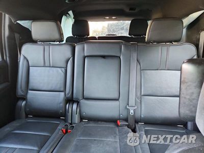 Zdjęcie 10 z 13 samochodu: 2021 CHEVROLET SUBURBAN C1500 RST VIN:1GNSCEKD0MR483821 - miniatura