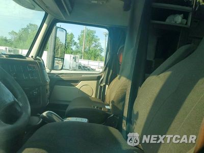 Zdjęcie 8 z 11 samochodu: 2016 VOLVO VNL SEMI TRUCK VIN:4V4NC9EH4GN956387 - miniatura