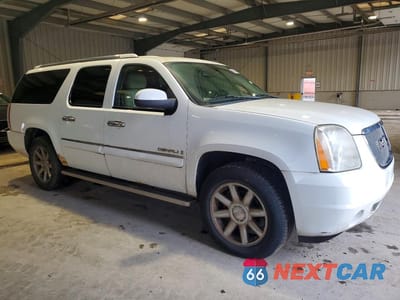 Czwarte zdjęcie samochodu z boku: 2008 GMC YUKON XL DENALI VIN:1GKFK66888J190791 - miniatura