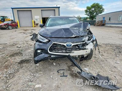 Piąte zdjęcie samochodu w środku: 2022 TOYOTA HIGHLANDER HYBRID BRONZE EDITION VIN:5TDABRCH1NS562434 - miniatura