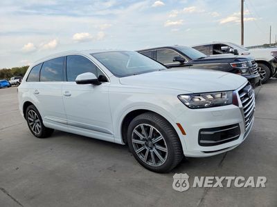 Czwarte zdjęcie samochodu z boku: 2017 AUDI Q7 PREMIUM PLUS VIN:WA1LAAF73HD036378 - miniatura