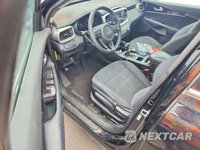 Zdjęcie 8 z 12 samochodu: 2018 KIA SORENTO L VIN:5XYPG4A33JG362930 - miniatura