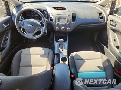 Zdjęcie 8 z 13 samochodu: 2016 KIA FORTE LX VIN:KNAFX4A62G5577798 - miniatura