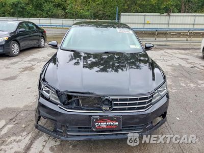 Piąte zdjęcie samochodu w środku: 2017 VOLKSWAGEN PASSAT SE VIN:1VWBT7A30HC037106 - miniatura