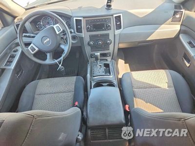 Zdjęcie 8 z 13 samochodu: 2010 JEEP GRAND CHEROKEE LAREDO VIN:1J4PR4GK5AC110670 - miniatura
