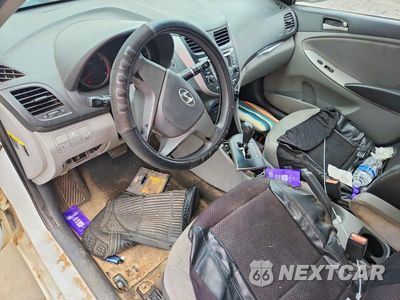 Zdjęcie 8 z 12 samochodu: 2016 HYUNDAI ACCENT SE VIN:KMHCT4AE4GU101868 - miniatura