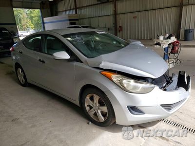 Czwarte zdjęcie samochodu z boku: 2013 HYUNDAI ELANTRA GLS VIN:5NPDH4AE9DH453490 - miniatura