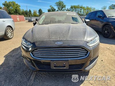Piąte zdjęcie samochodu w środku: 2014 FORD FUSION S VIN:3FA6P0G72ER244934 - miniatura