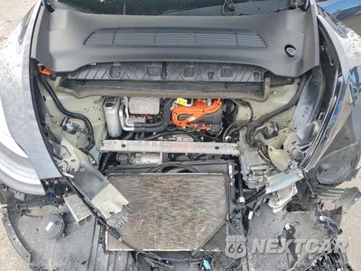 Zdjęcie 12 z 14 samochodu: 2025 TESLA MODEL Y VIN:7SAYGAEE2SF306214 - miniatura