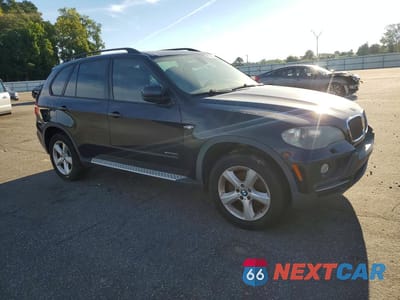 Czwarte zdjęcie samochodu z boku: 2010 BMW X5 XDRIVE30I VIN:5UXFE4C51AL276504 - miniatura