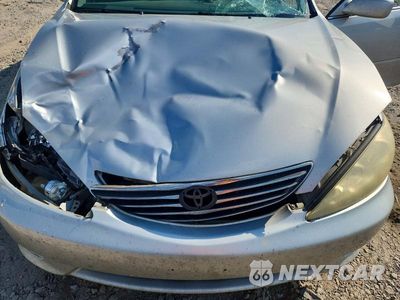Zdjęcie 11 z 12 samochodu: 2005 TOYOTA CAMRY LE VIN:4T1BE32K45U956376 - miniatura