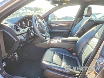 Zdjęcie 7 z 13 samochodu: 2012 MERCEDES-BENZ C 250 VIN:WDDGF4HB6CR214118 - miniatura