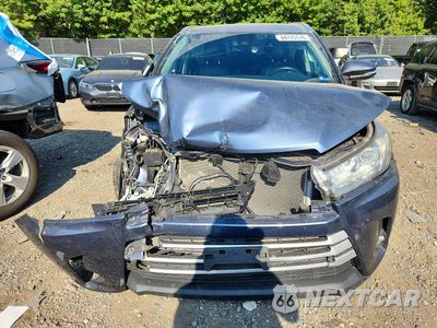 Piąte zdjęcie samochodu w środku: 2019 TOYOTA HIGHLANDER XLE VIN:5TDJZRFH0KS739414 - miniatura