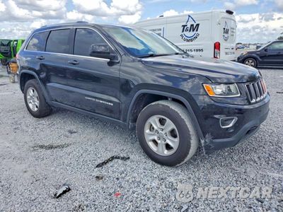 Czwarte zdjęcie samochodu z boku: 2016 JEEP GRAND CHEROKEE LAREDO VIN:1C4RJEAG2GC344564 - miniatura