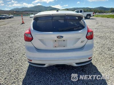 Zdjęcie 6 z 13 samochodu: 2013 FORD FOCUS ST VIN:1FADP3L91DL100076 - miniatura