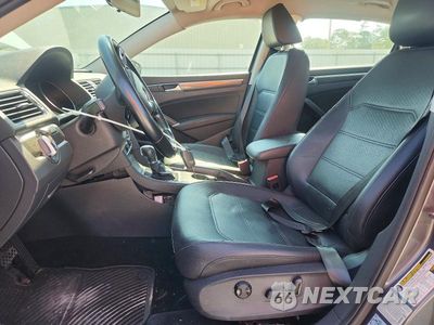 Zdjęcie 7 z 12 samochodu: 2016 VOLKSWAGEN PASSAT SE VIN:1VWBT7A37GC013707 - miniatura