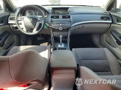 Zdjęcie 8 z 12 samochodu: 2011 HONDA ACCORD LXP VIN:1HGCP2F40BA058929 - miniatura