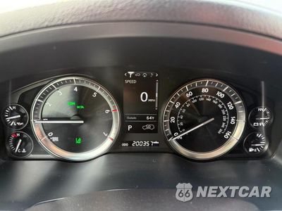 Zdjęcie 6 z 12 samochodu: 2016 LEXUS LX 570 VIN:JTJHY7AX2G4203634 - miniatura