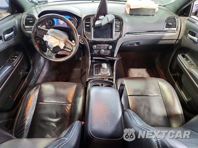 Zdjęcie 8 z 12 samochodu: 2018 CHRYSLER 300 S VIN:2C3CCAGGXJH127546 - miniatura