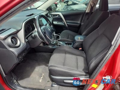Zdjęcie 7 z 12 samochodu: 2017 TOYOTA RAV4 XLE VIN:JTMWFREV7HJ127528 - miniatura
