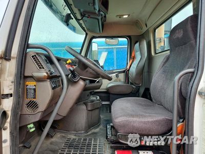 Zdjęcie 7 z 13 samochodu: 2018 VOLVO VNL SEMI TRUCK VIN:4V4N39TG1JN892844 - miniatura