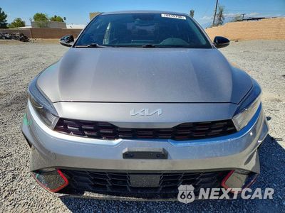 Piąte zdjęcie samochodu w środku: 2024 KIA FORTE GT LINE VIN:3KPF54AD7RE757275 - miniatura