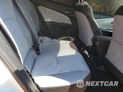 Zdjęcie 10 z 12 samochodu: 2016 TOYOTA PRIUS THREE VIN:JTDKARFU7G3028617 - miniatura