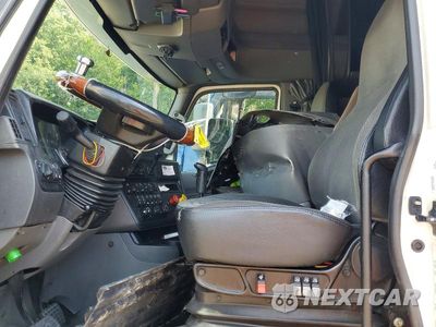 Zdjęcie 7 z 14 samochodu: 2018 INTERNATIONAL LT625 SEMI TRUCK VIN:3HSDZAPR4JN448971 - miniatura