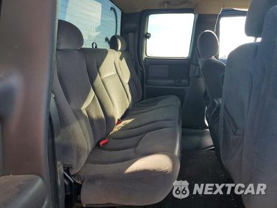 Zdjęcie 10 z 12 samochodu: 2003 GMC NEW SIERRA VIN:2GTEC19T631243272 - miniatura