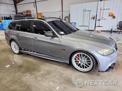 Czwarte zdjęcie samochodu z boku: 2011 BMW 328 XI VIN:WBAUU3C50BA542109 - miniatura