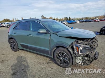 Czwarte zdjęcie samochodu z boku: 2023 KIA NIRO EX VIN:KNDCS3LF1P5065638 - miniatura
