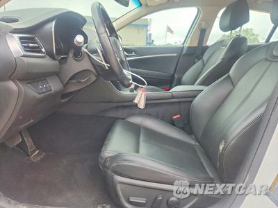 Zdjęcie 7 z 12 samochodu: 2025 GENESIS G70 2.5T STANDARD VIN:KMTG34SC7SU155484 - miniatura